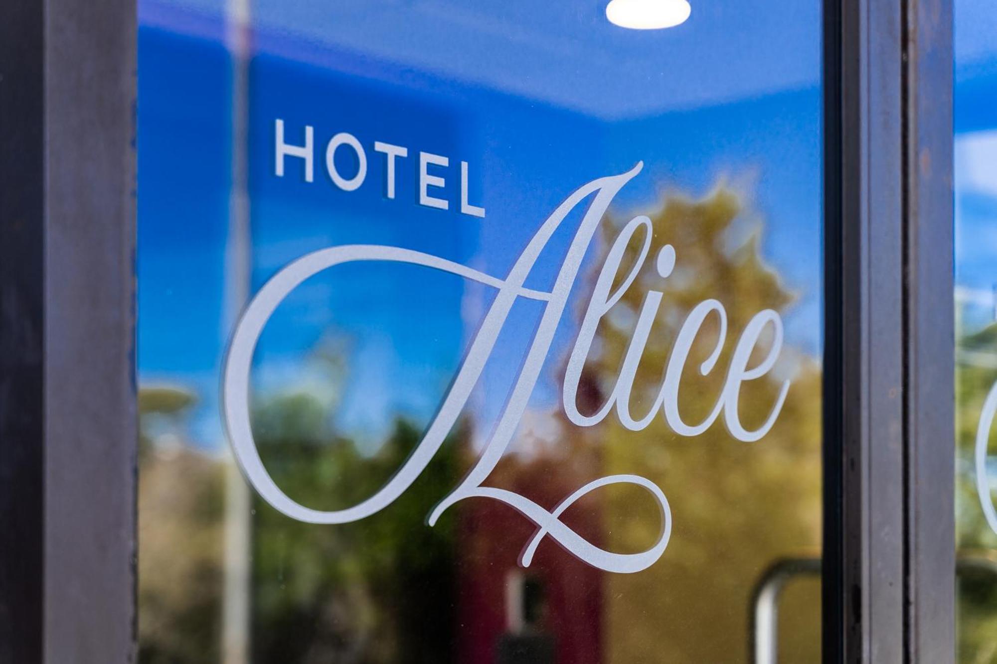 פיין נול שורס Hotel Alice מראה חיצוני תמונה